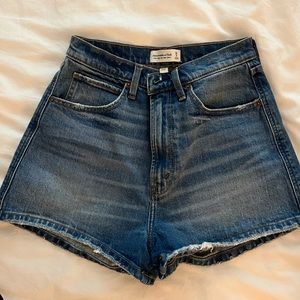 Abercrombie & Fitch Ultra High Rise Mom Jean Short